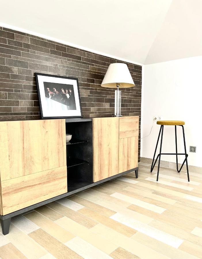 Sky - Beautiful Rooftop Apartment With Shared Pool Split Luaran gambar