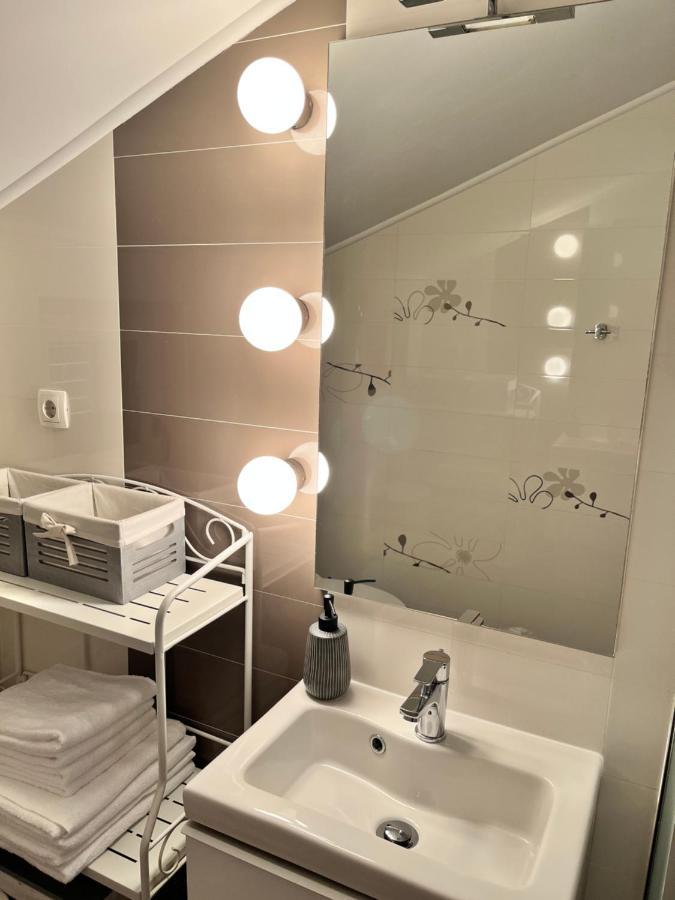 Sky - Beautiful Rooftop Apartment With Shared Pool Split Luaran gambar